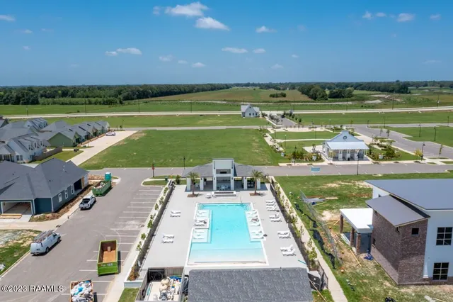 $105,000 | 112 Oak Village Drive, Scott, LA 70583