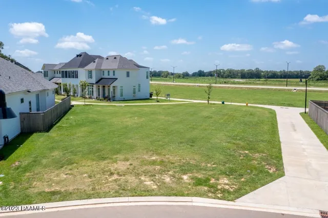 $105,000 | 112 Oak Village Drive, Scott, LA 70583