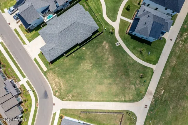 $105,000 | 112 Oak Village Drive, Scott, LA 70583