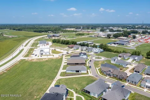 $105,000 | 112 Oak Village Drive, Scott, LA 70583