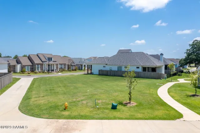 $105,000 | 112 Oak Village Drive, Scott, LA 70583