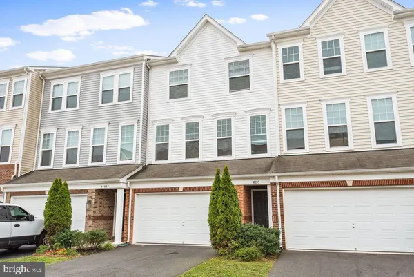 $3,100 | 41833 Diabase Square, Aldie, VA 20105