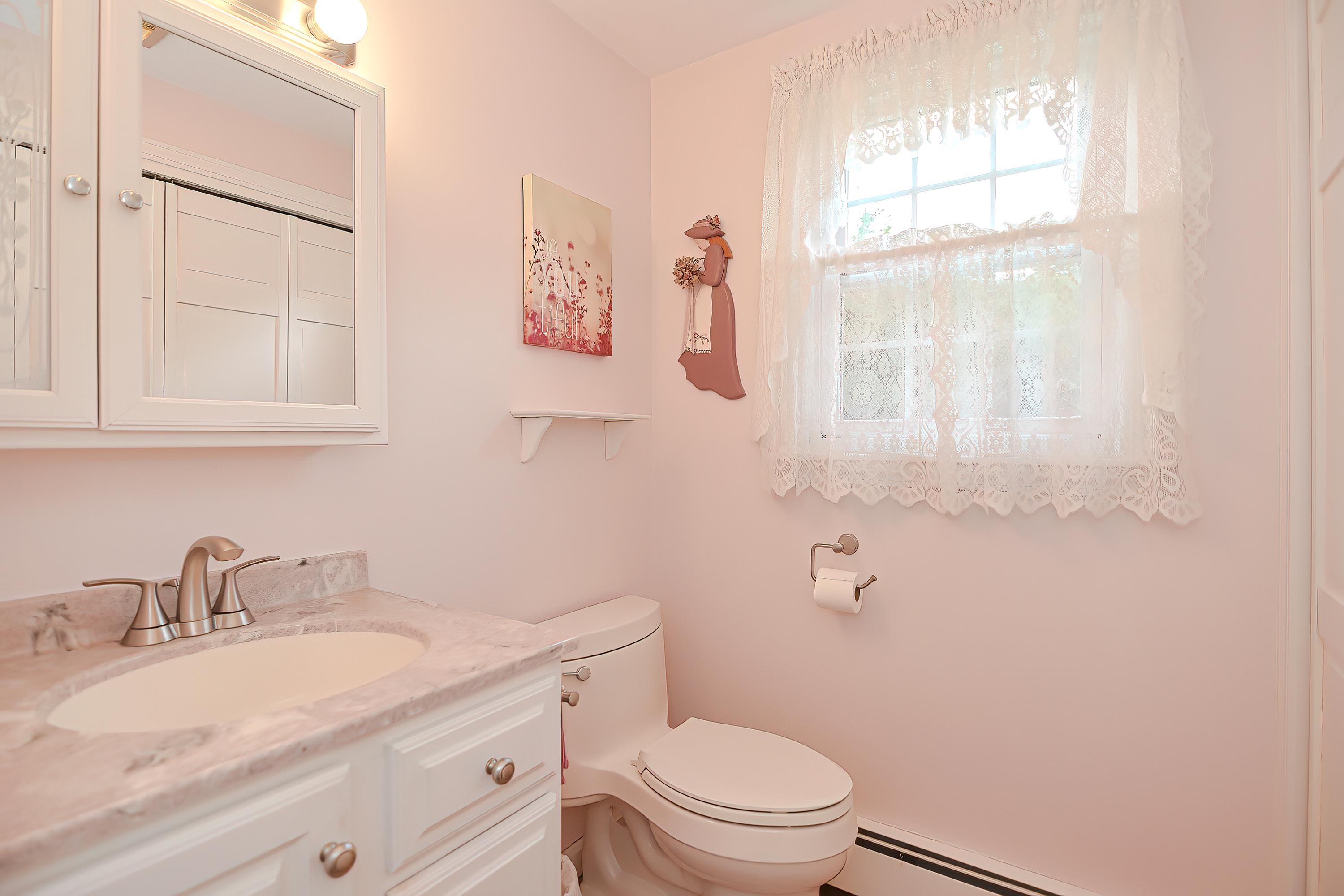 94 Scobie Pond Road Derry, NH 03038 - Photo 17 of 40