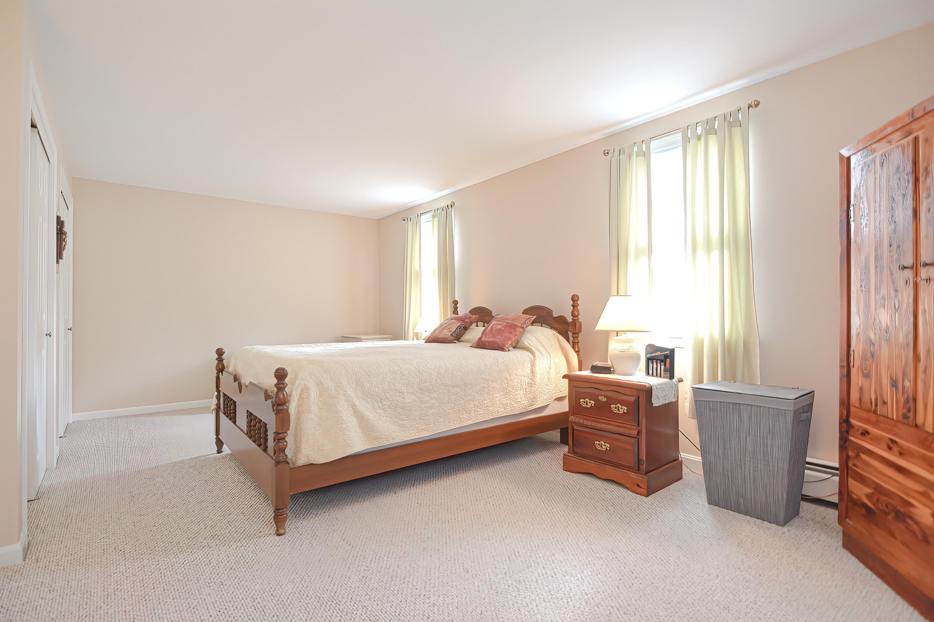 94 Scobie Pond Road Derry, NH 03038 - Photo 21 of 40