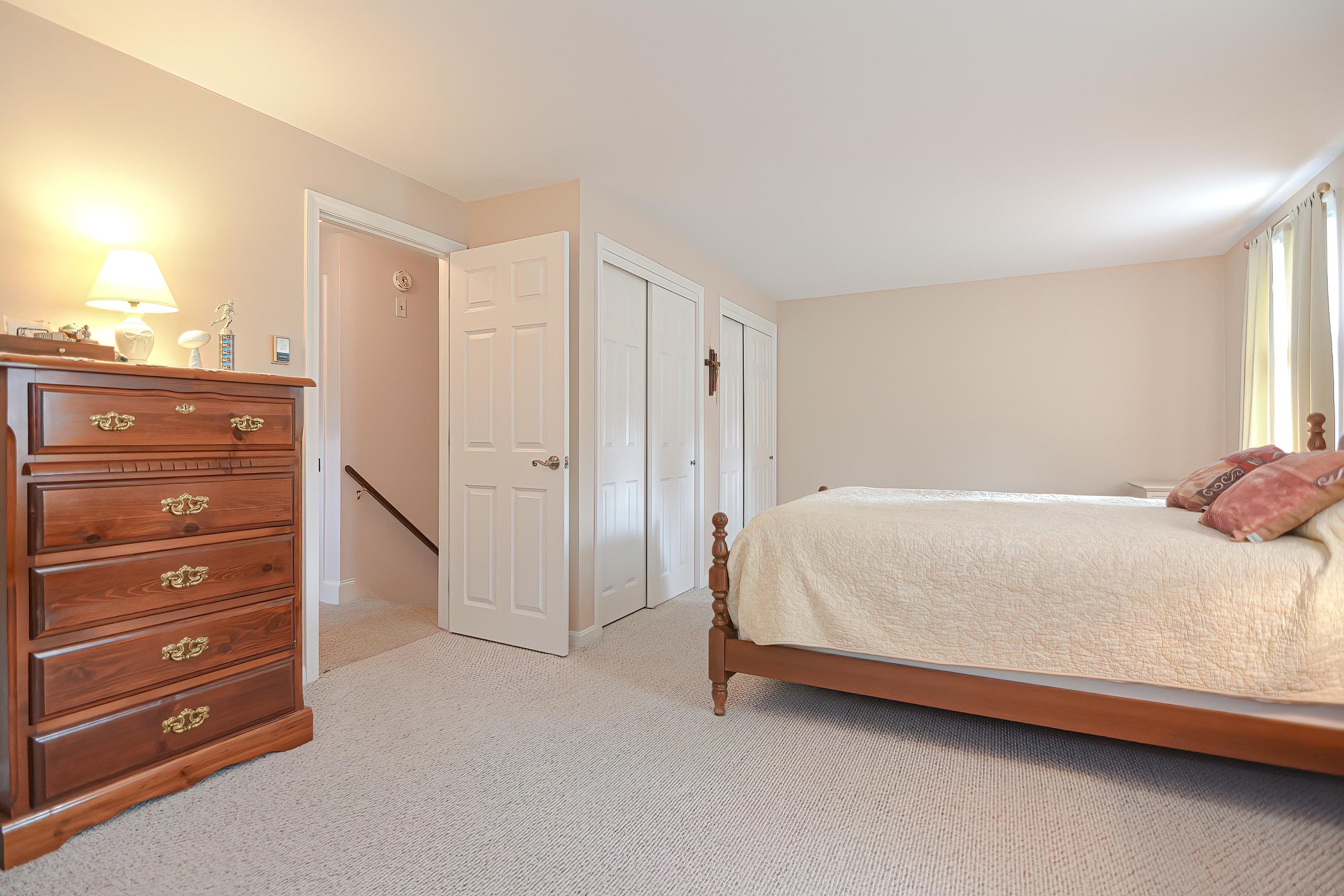 94 Scobie Pond Road Derry, NH 03038 - Photo 22 of 40