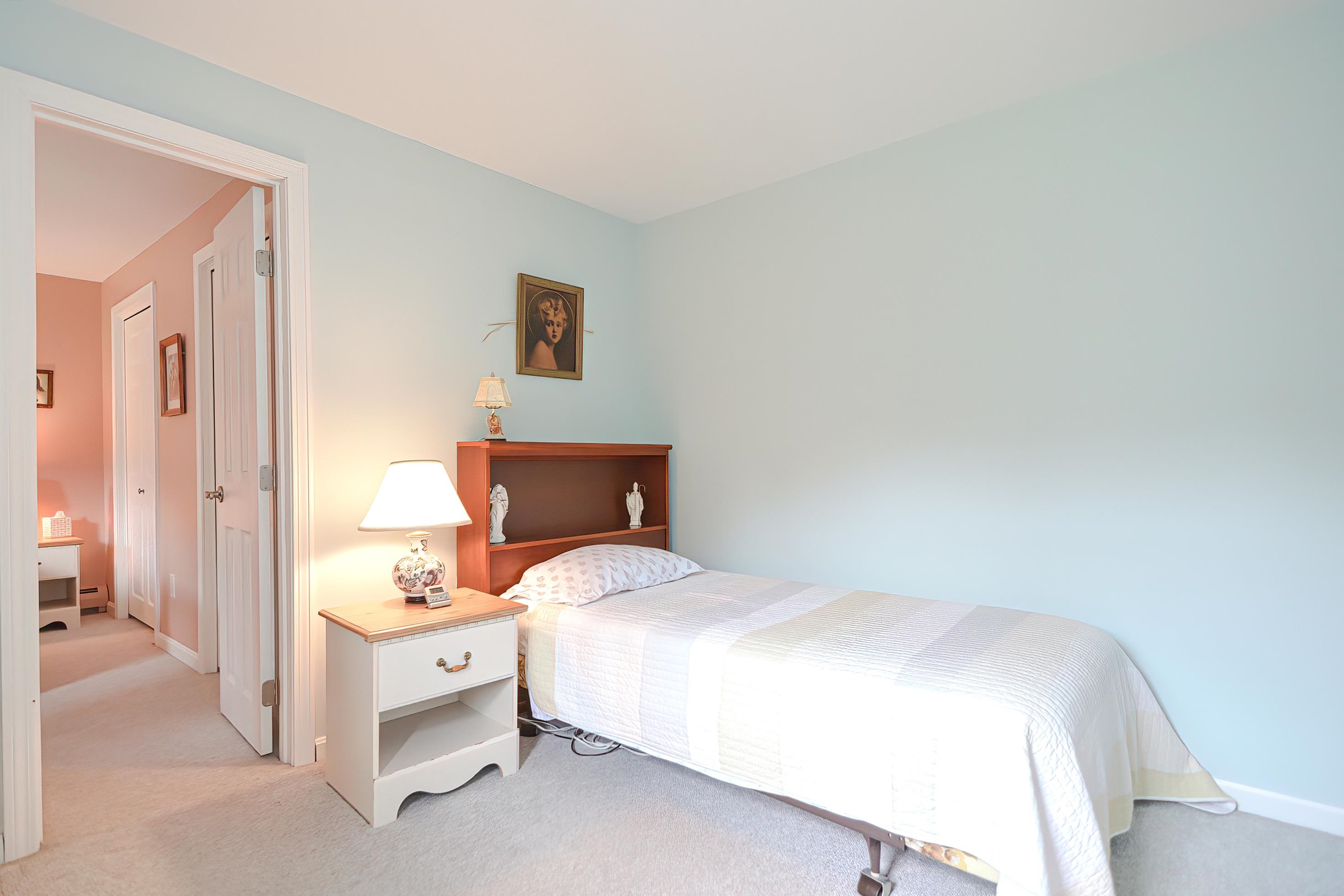 94 Scobie Pond Road Derry, NH 03038 - Photo 25 of 40