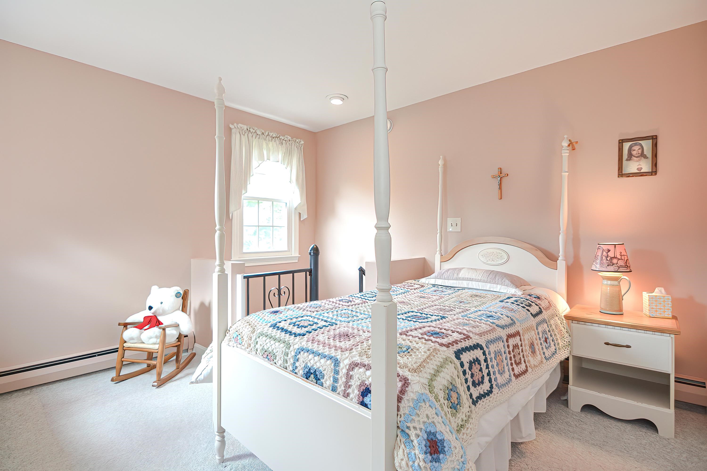 94 Scobie Pond Road Derry, NH 03038 - Photo 29 of 40
