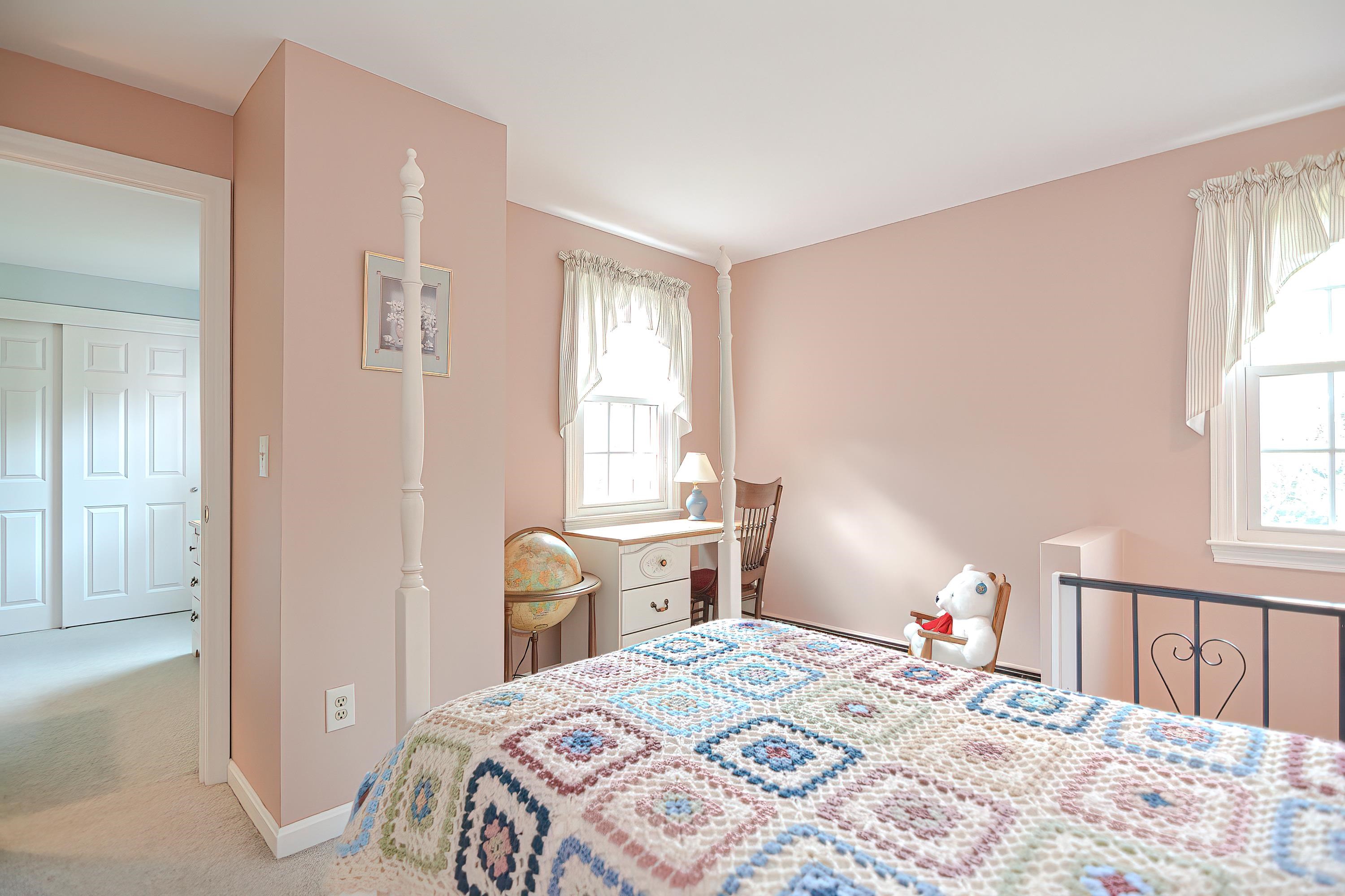 94 Scobie Pond Road Derry, NH 03038 - Photo 31 of 40