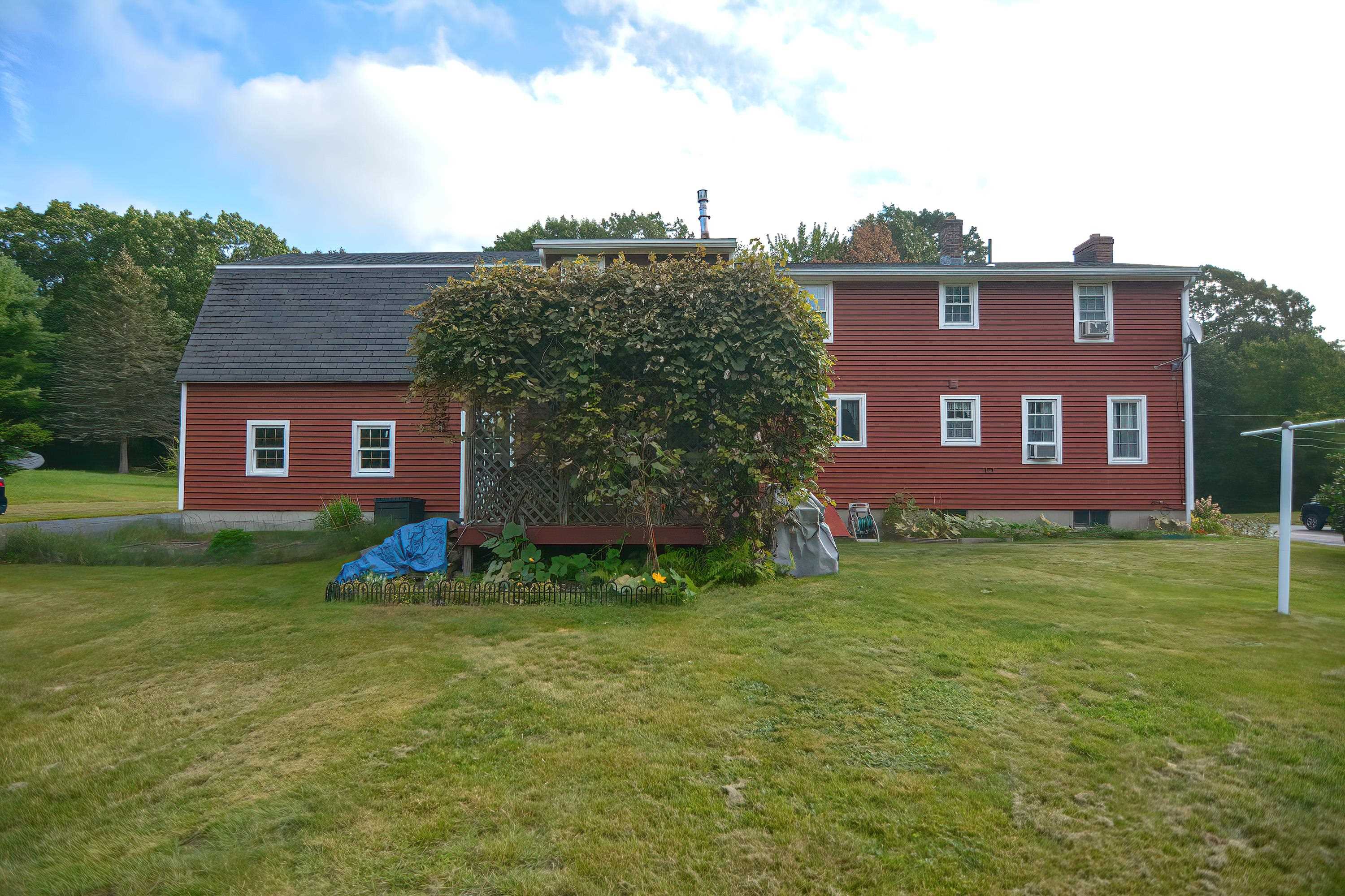 94 Scobie Pond Road Derry, NH 03038 - Photo 34 of 40