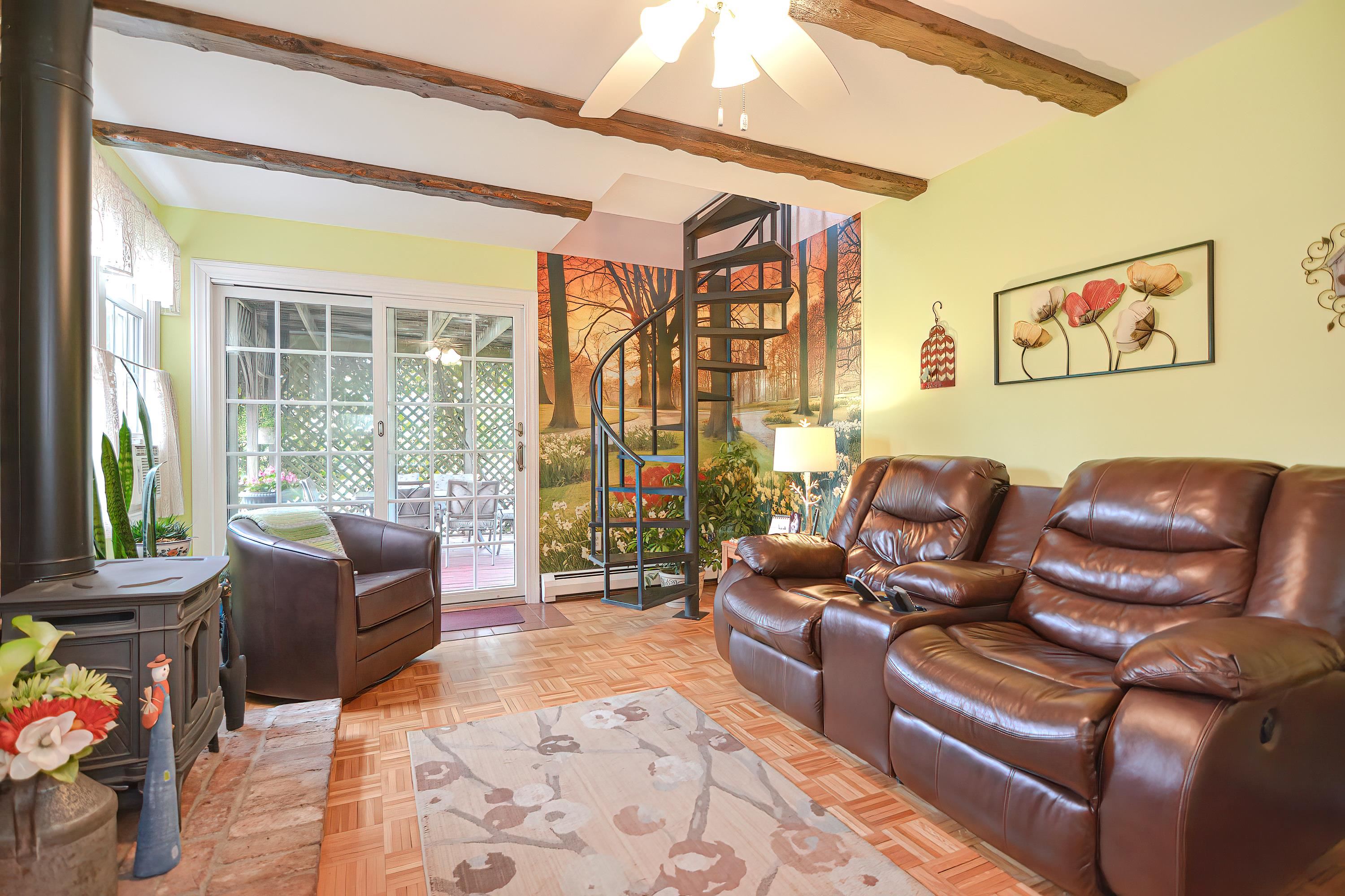94 Scobie Pond Road Derry, NH 03038 - Photo 8 of 40