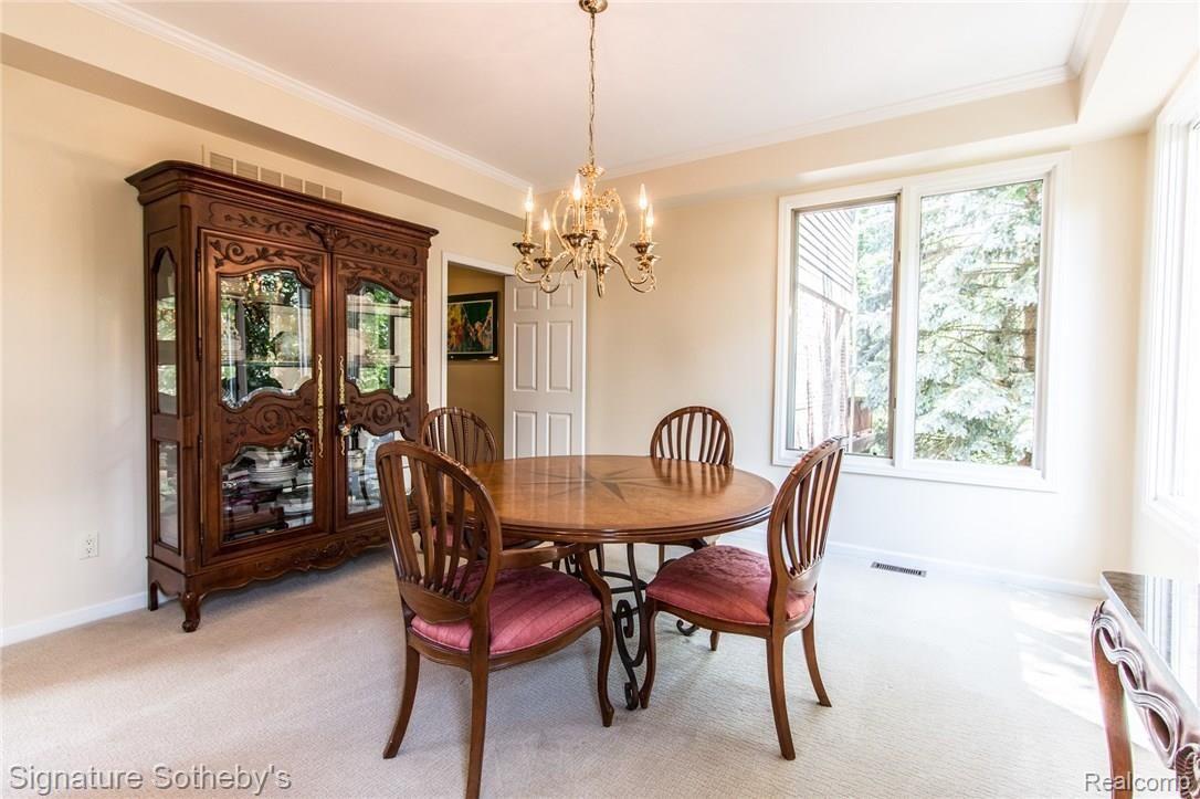 1650 Scenic Hollow Rochester, MI 48306 - Photo 14 of 60 LARGE DINING ROOM