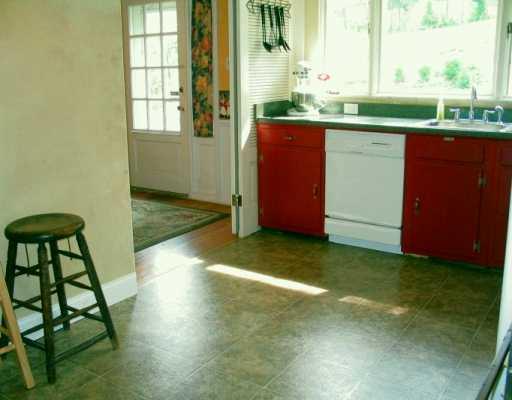 747 Pinetree Road Mt. Lebanon, PA 15243 - Photo 6 of 8 Kitchen.