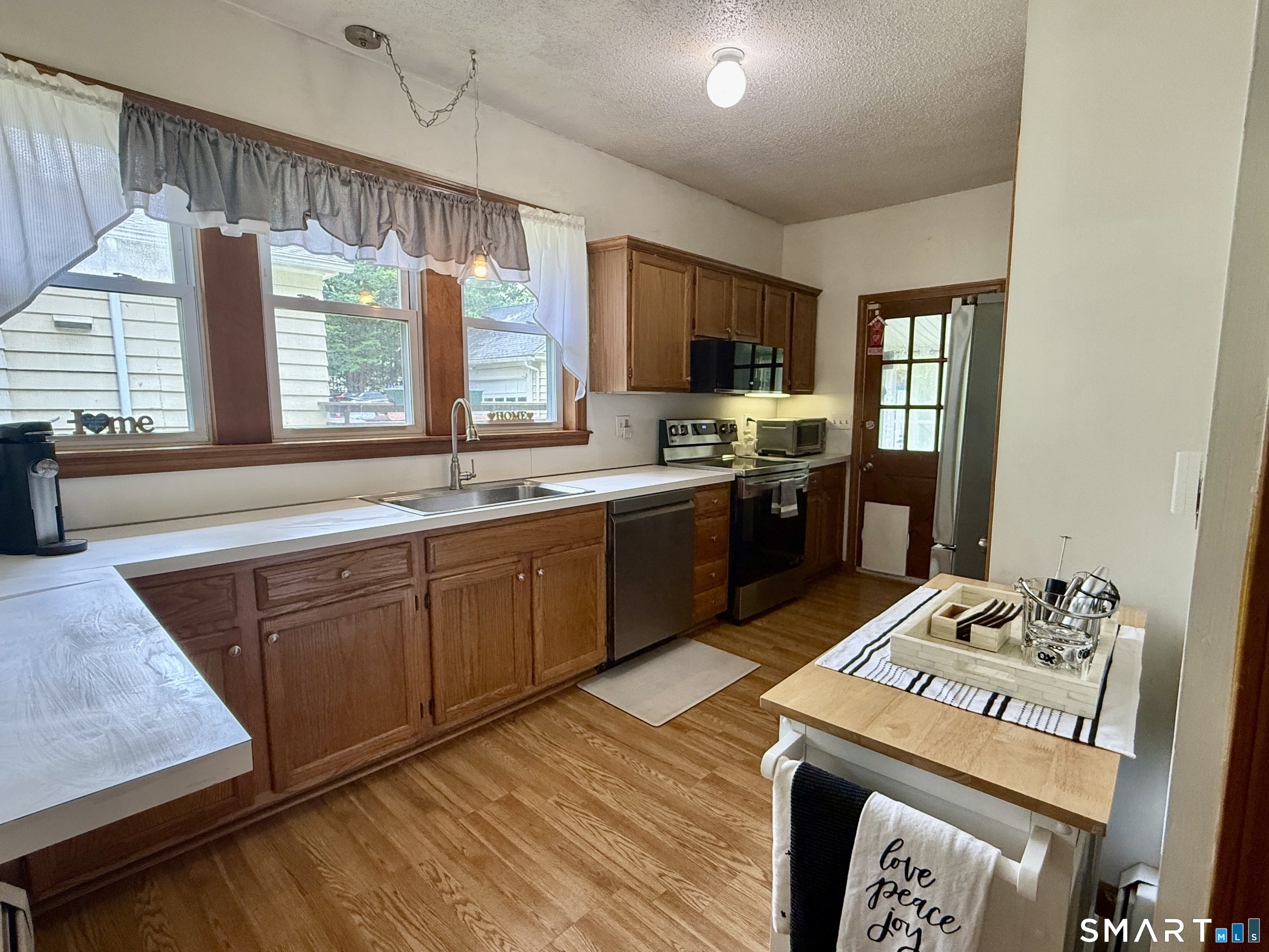 46 Windsor Street Waterbury, CT 06708 - Photo 14 of 30