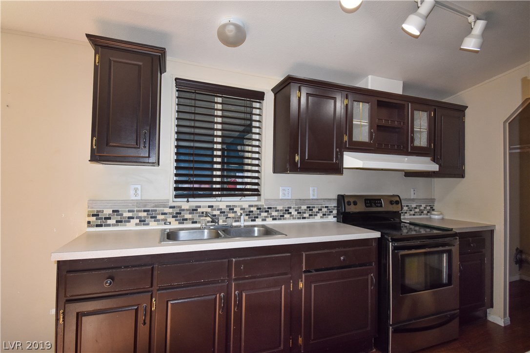 921 East Manse Road Pahrump, NV 89048 - Photo 10 of 40 Gallery Image 10