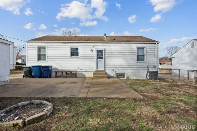 $2,100 | 10224 Dandridge Drive, St. Louis, MO 63123