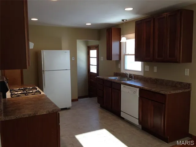 $2,200 | 10224 Dandridge Drive, St. Louis, MO 63123