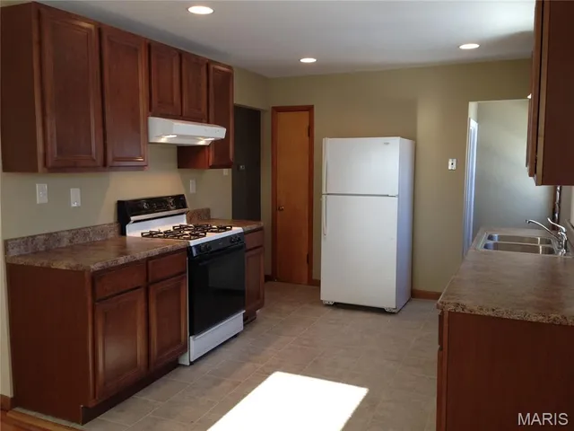 $2,200 | 10224 Dandridge Drive, St. Louis, MO 63123