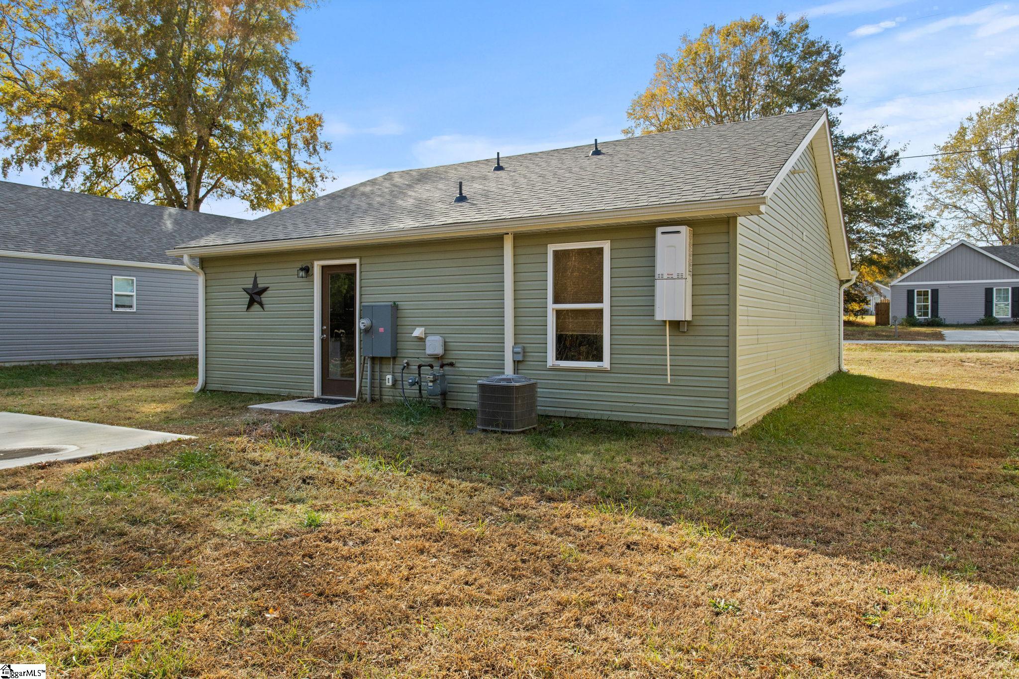 325 Dillon Drive Clinton, SC 29325 - Photo 23 of 26 Gallery Image 23