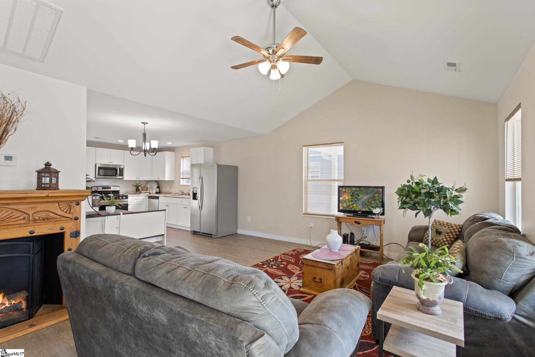 325 Dillon Drive Clinton, SC 29325 - Photo 4 of 26 Gallery Image 4