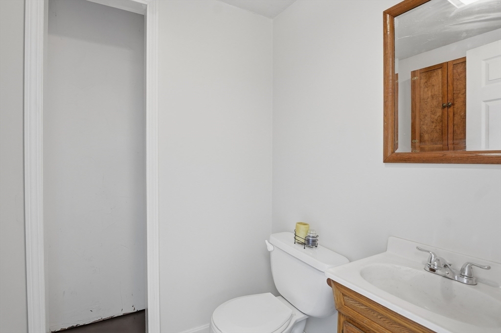 23 Oakmont Street Webster, MA 01570 - Photo 35 of 40
