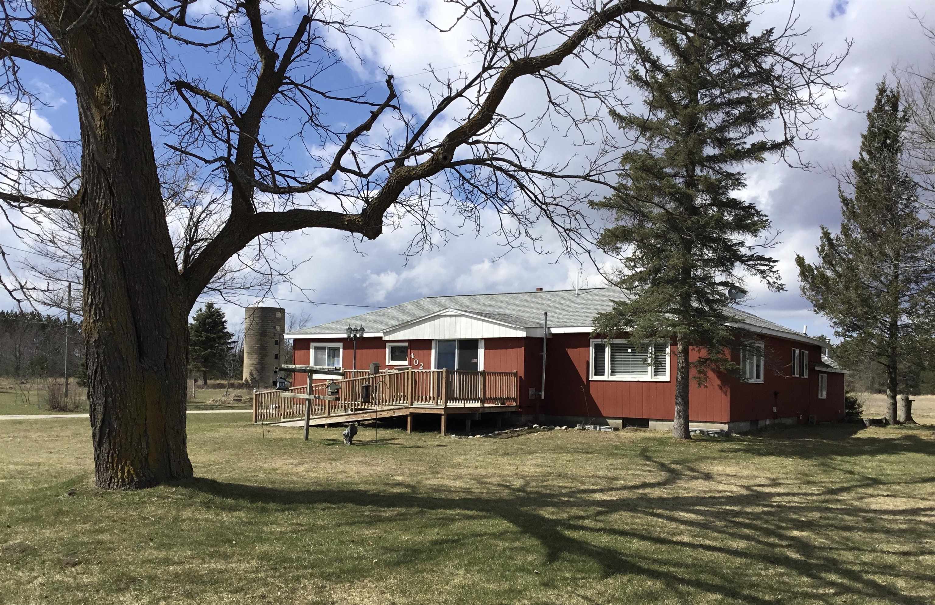 402 West Elder Road Mancelona, MI 49659 - Photo 4 of 32 1898882-3.JPG