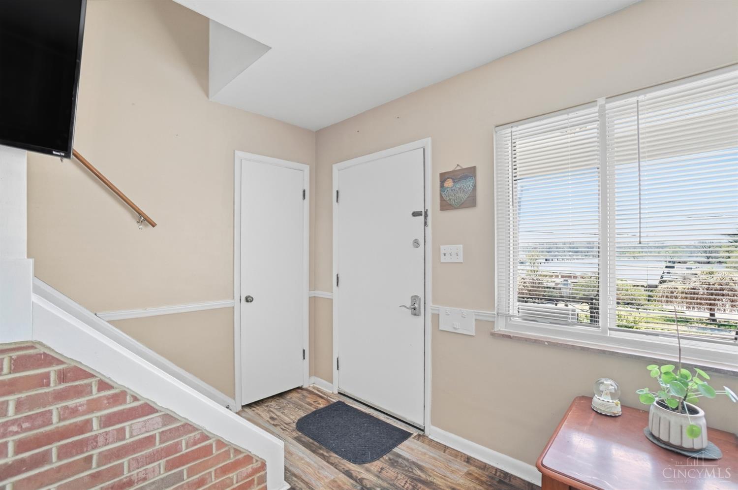 5450 Lawrence Road Cincinnati, OH 45248 - Photo 8 of 51