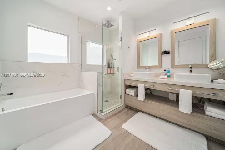 3575 Southwest 23rd Street, Unit 3575 Miami, FL 33145 - Photo 12 of 39 Gallery Image 12