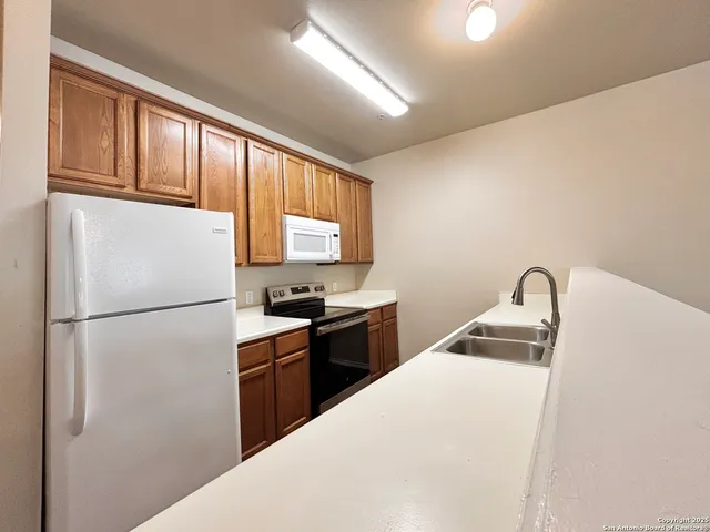 $1,275 | 10603 Mathom Landing, Unit 3, Universal City, TX 78148