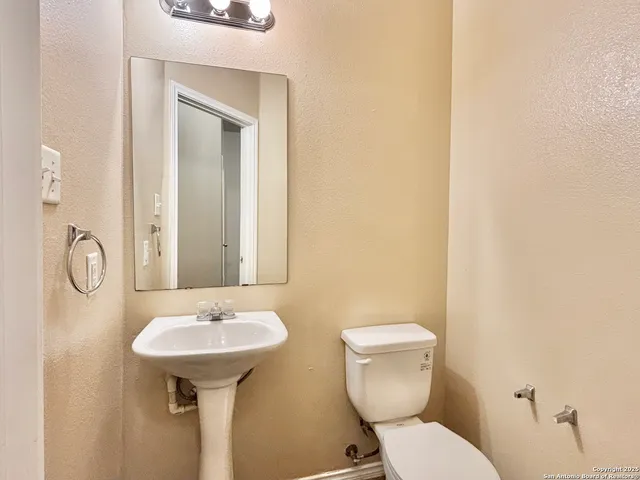 $1,275 | 10603 Mathom Landing, Unit 3, Universal City, TX 78148