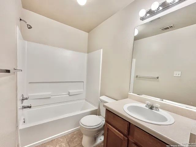 $1,275 | 10603 Mathom Landing, Unit 3, Universal City, TX 78148