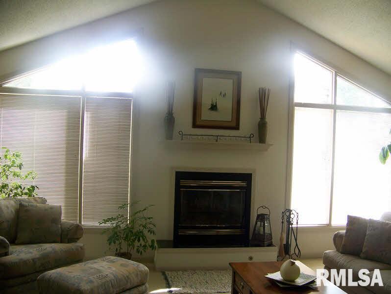 80 Redbud Lane Murphysboro, IL 62966 - Photo 5 of 22 Gallery Image 5
