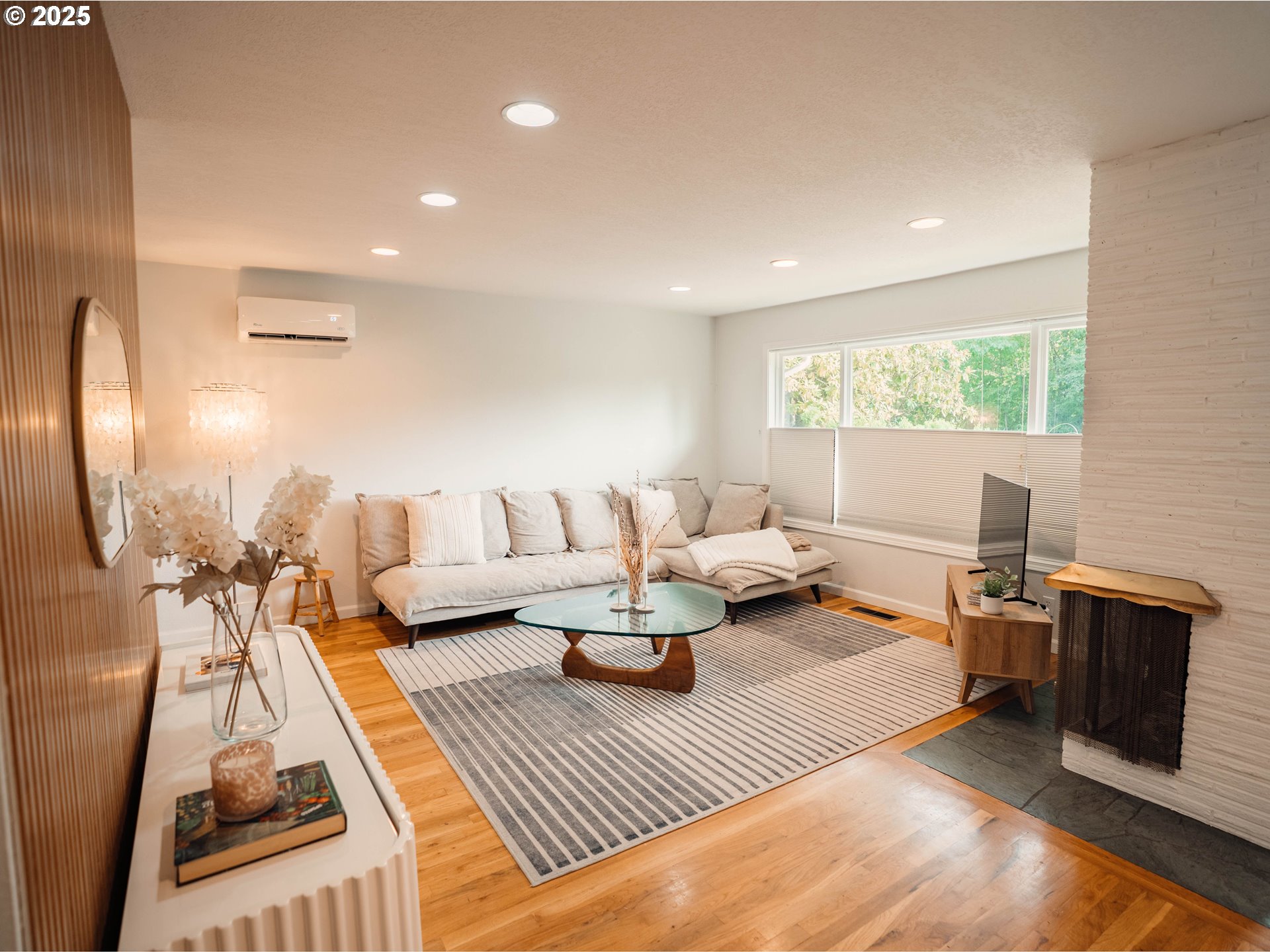 2315 Southwest Iowa Street Portland, OR 97239 - Photo 5 of 17 Gallery Image 5