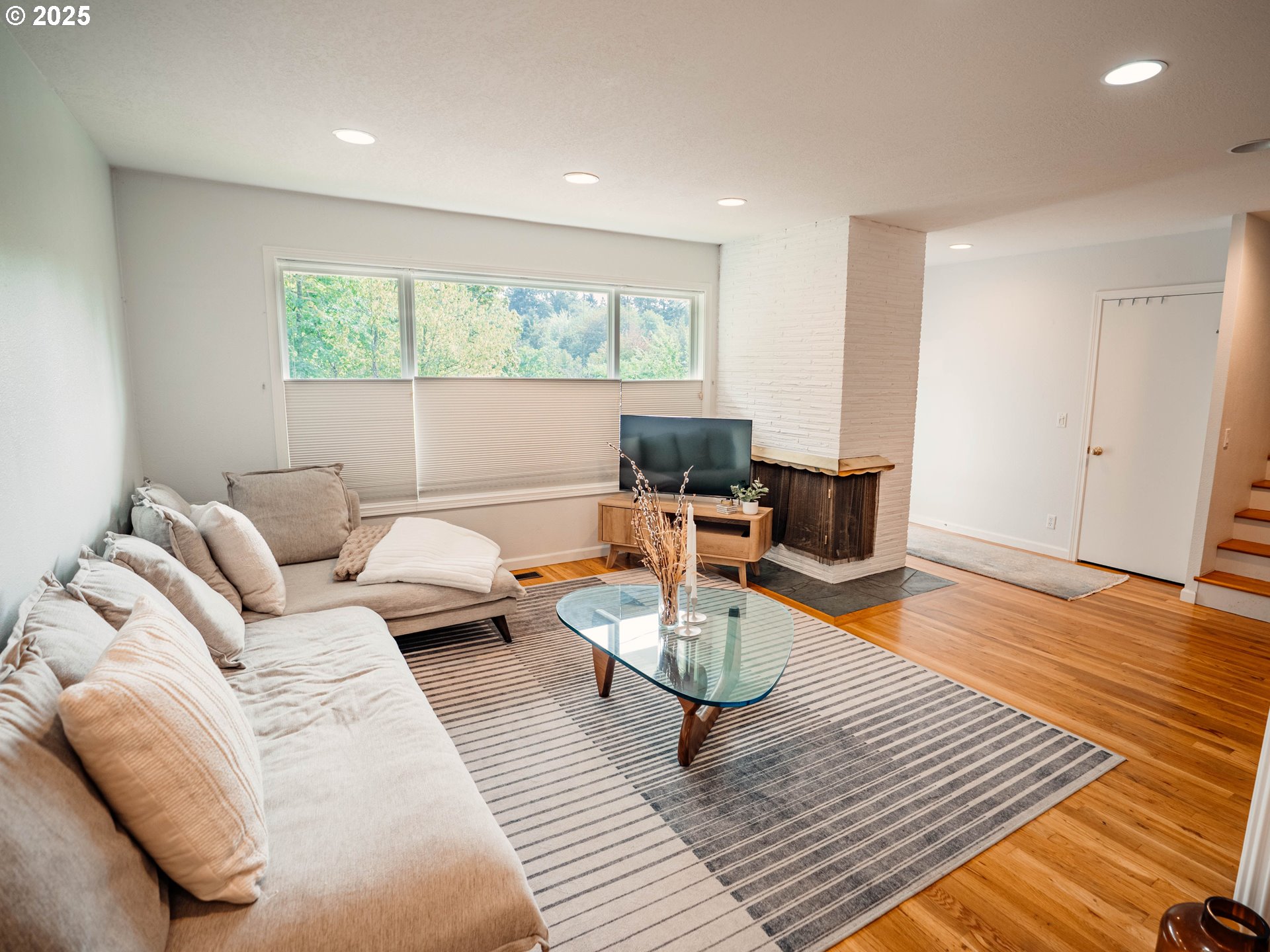 2315 Southwest Iowa Street Portland, OR 97239 - Photo 6 of 17 Gallery Image 6