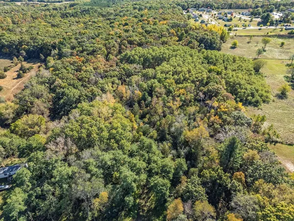 $275,000 | E11327 Shady Lane Road, Baraboo, WI 53913