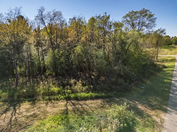 $275,000 | E11327 Shady Lane Road, Baraboo, WI 53913
