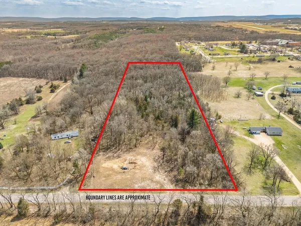 $275,000 | E11327 Shady Lane Road, Baraboo, WI 53913