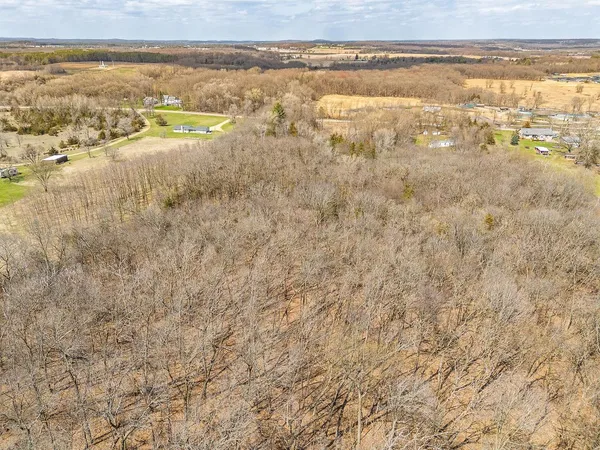 $275,000 | E11327 Shady Lane Road, Baraboo, WI 53913