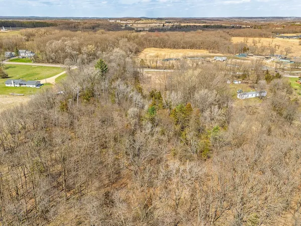 $275,000 | E11327 Shady Lane Road, Baraboo, WI 53913