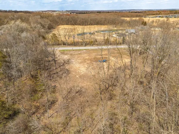 $275,000 | E11327 Shady Lane Road, Baraboo, WI 53913