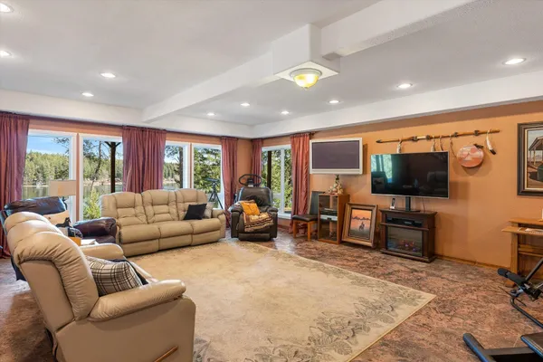 $1,950,000 | 41404 North Perry Road, Deer Park, WA 99006