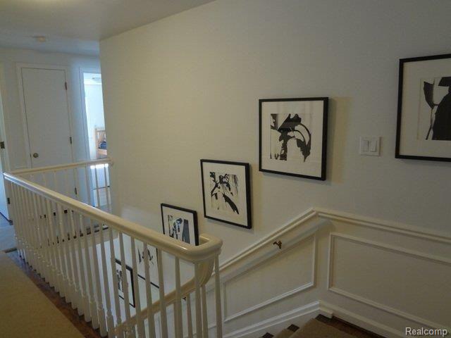 343 Glengarry Road Bloomfield Hills, MI 48301 - Photo 20 of 23 Upper Staircase