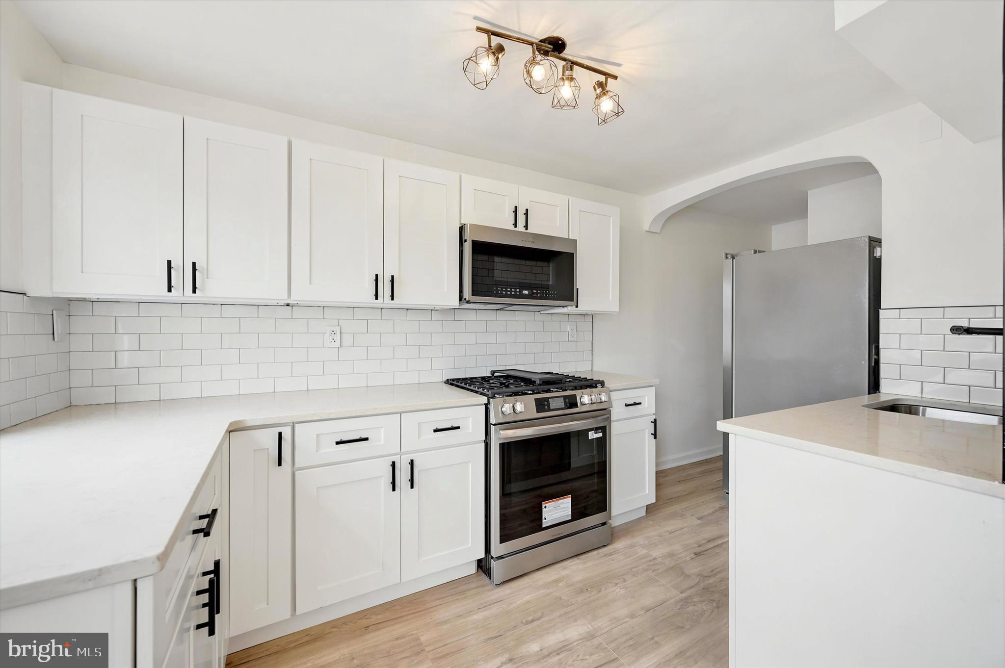 6451 Akron Street Philadelphia, PA 19149 - Photo 9 of 25