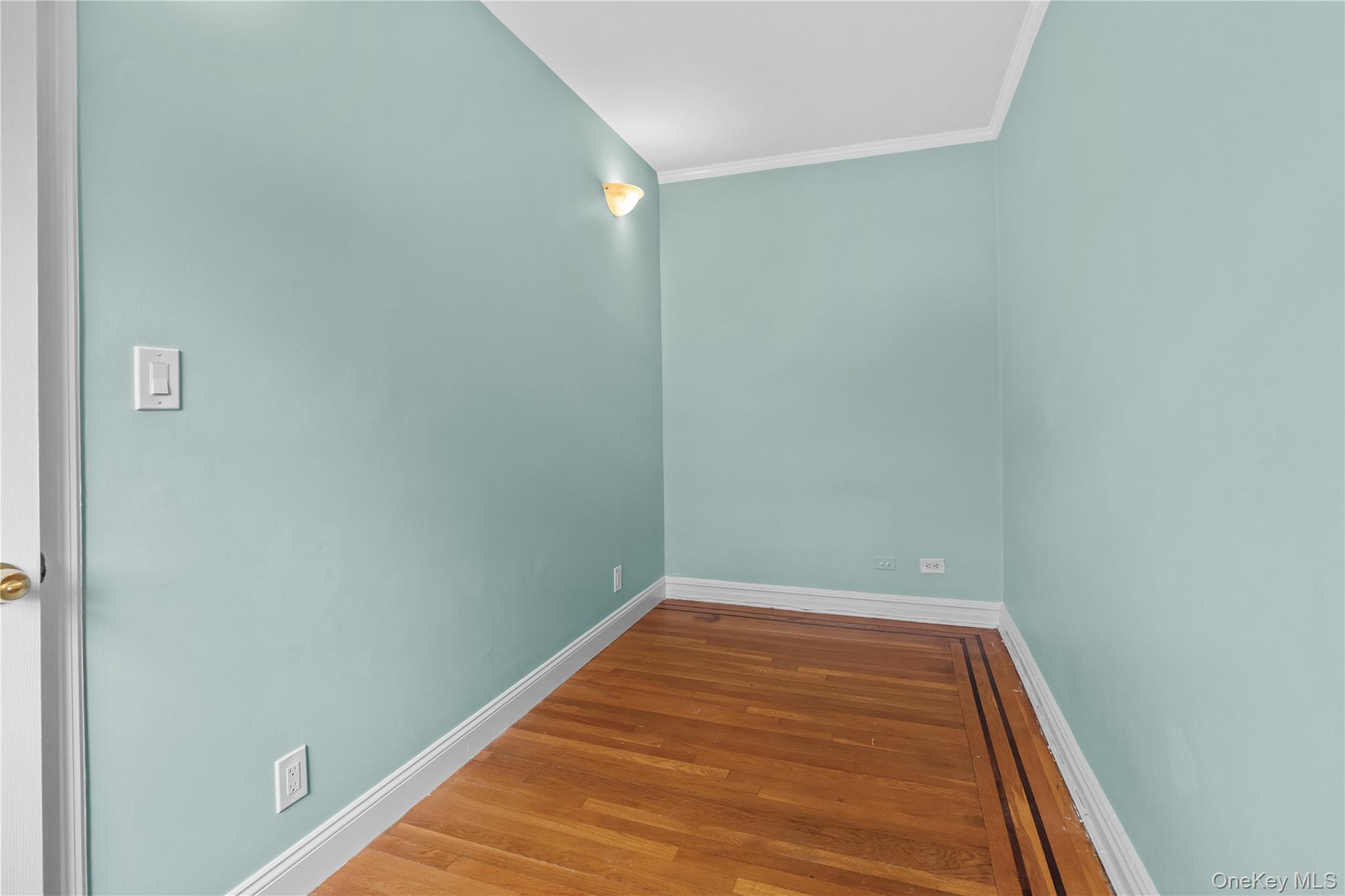 822 Palmer Road, Unit 3B Bronxville, NY 10708 - Photo 12 of 19 a view of room