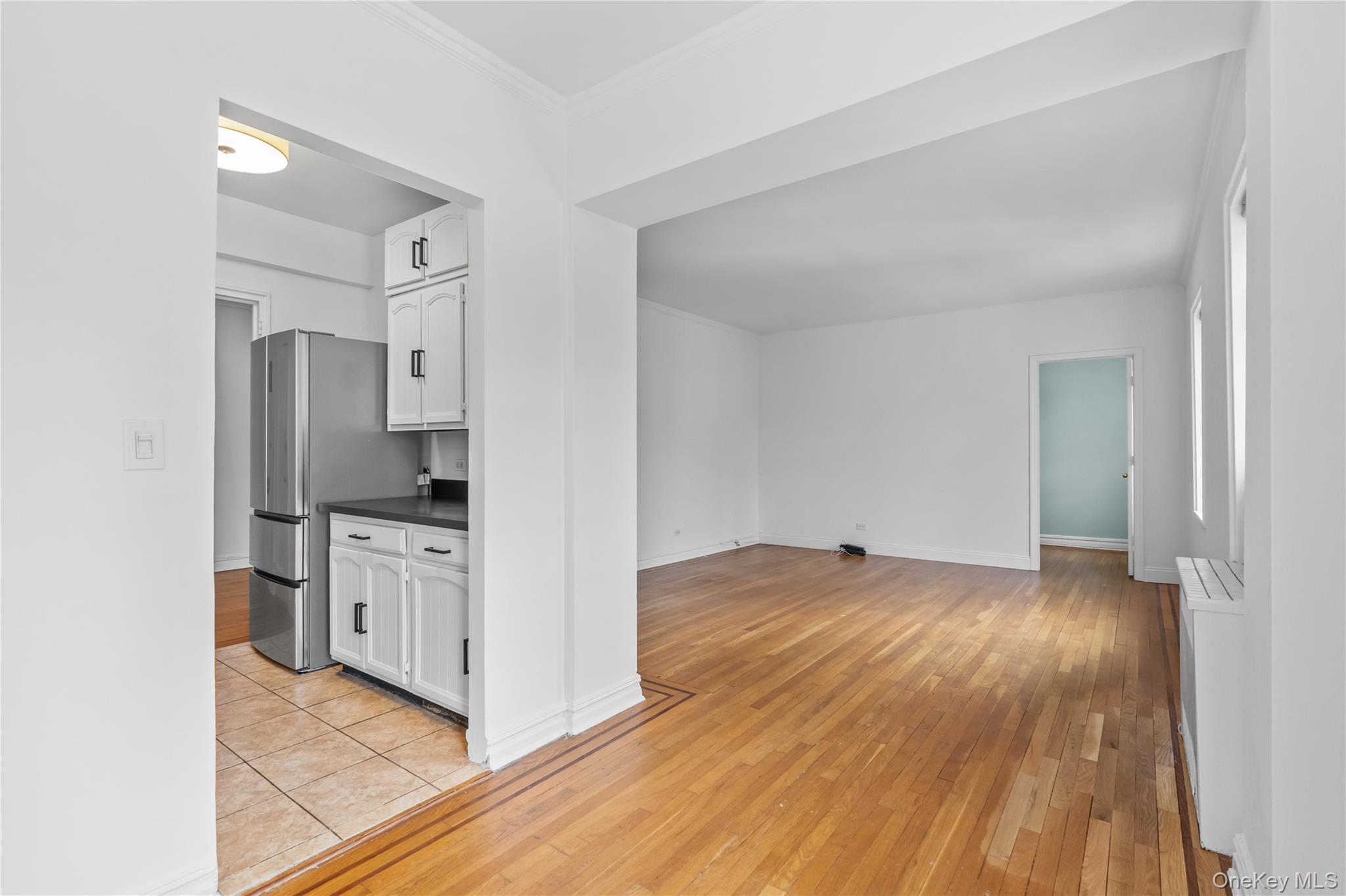 822 Palmer Road, Unit 3B Bronxville, NY 10708 - Photo 9 of 19 a view of kitchen with wooden floor