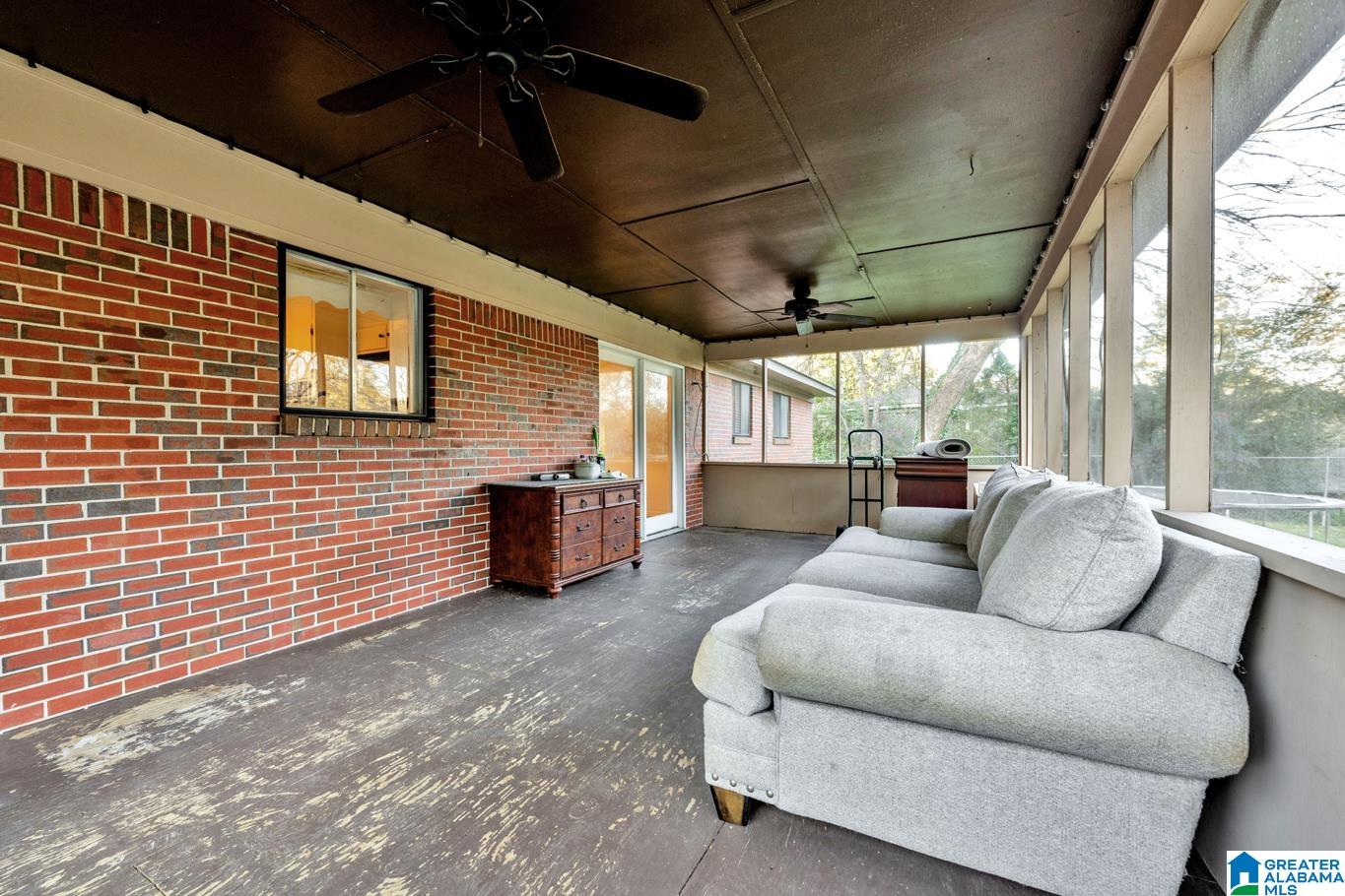 9847 Ellis Road Warrior, AL 35180 - Photo 8 of 31