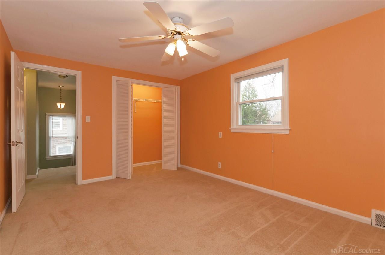 1019 Nottingham Grosse Pointe, MI 48230 - Photo 22 of 32 31315758-21.JPG