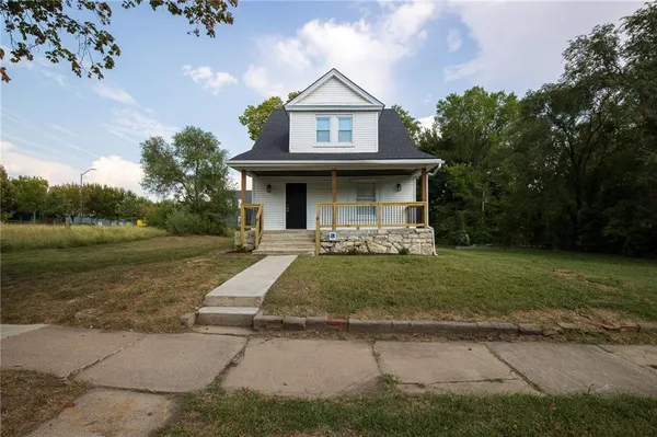 $219,900 | 2707 Park Avenue, Kansas City, MO 64109