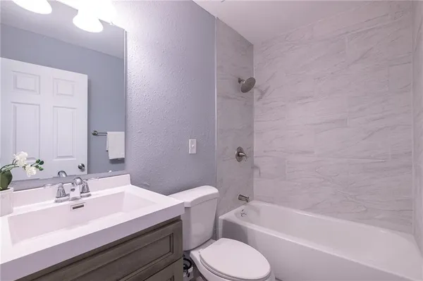 $219,900 | 2707 Park Avenue, Kansas City, MO 64109
