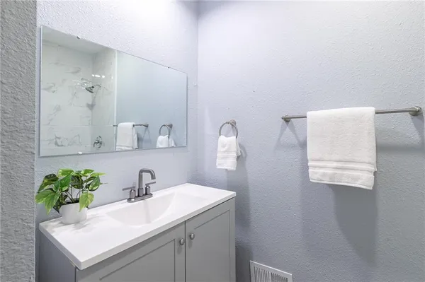 $219,900 | 2707 Park Avenue, Kansas City, MO 64109
