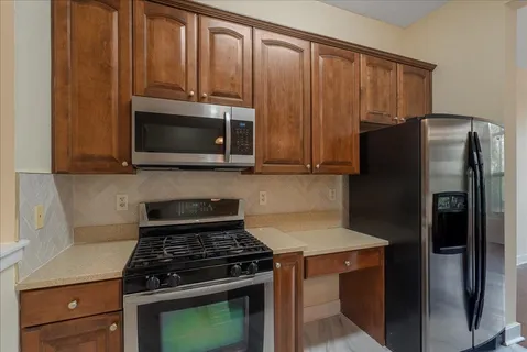 $449,000 | 3 Greenwich Drive, Unit 85, Jersey City, NJ 07305